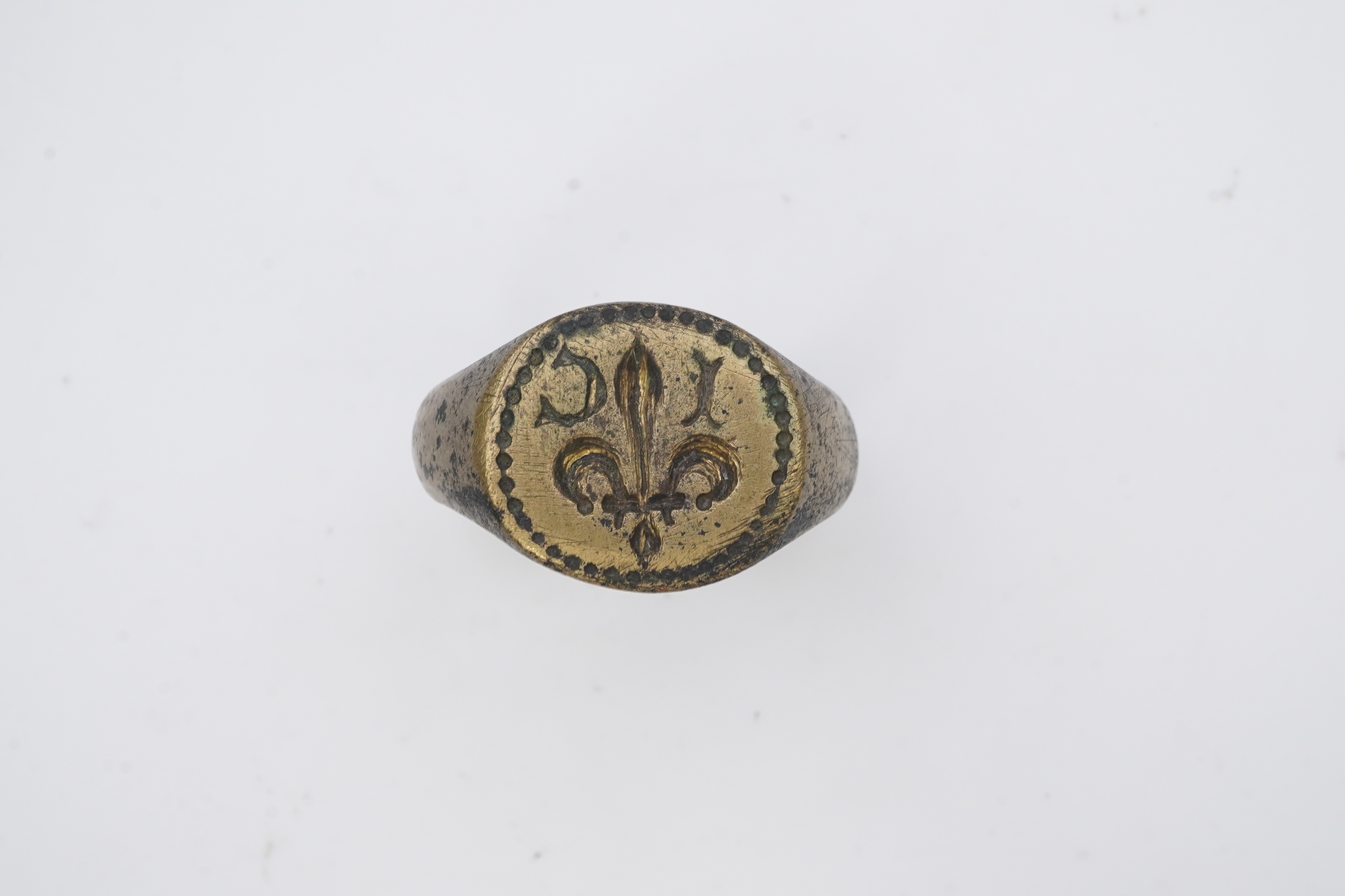 A bronze signet ring, France, 15th/16th century